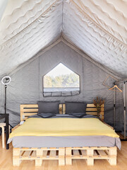 Photos of beautiful glamping in the winter forest