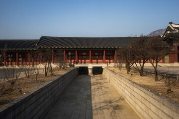 Gyeongbokgung Palace and Geunjeongmun during winter morning at Jongno-gu , Seoul South Korea : 8 February 2023 - obrazy, fototapety, plakaty