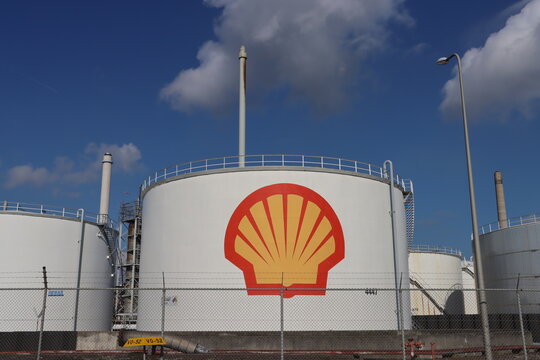 Storage tanks at Shell in Pernis in the port of Rotterdam