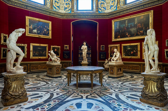 Visiting Uffizi gallery in Florence, Italy