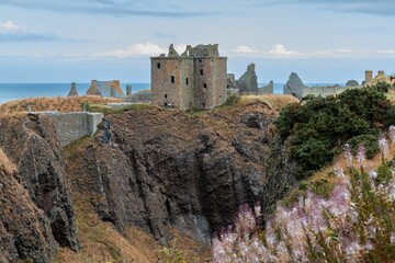 Fototapeta na wymiar Famous Dunnottar Castle and rocky landscape in Scotland