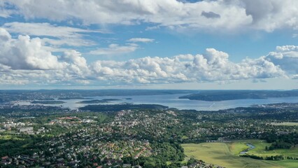 Fototapeta premium vue panoramique d'Oslo depuis Holmenkollen, norvège