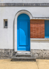 Fototapeta premium Porte de maison côtière à Ronce-les-Bains, Charente-Maritime, France
