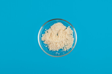 Natamycin powder or pyramycin, mitrocin. Food additive E235, preservative, antibiotic. It has antimicrobial effect on yeast and mold fungi, does not act on bacteria, viruses and actinomycetes