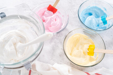 Unicorn meringue pops