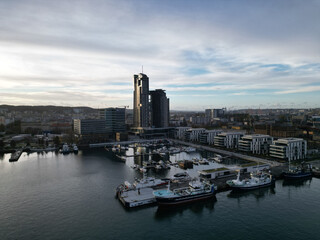 Naklejka premium A high-rise apartment in the port.