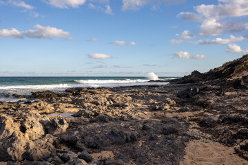 Fototapeta na wymiar Coast of the Atlantic ocean, Fuerteventura