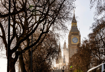 Fototapeta na wymiar Street view of Big Ben in warm winter sunlight