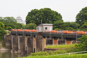 Fototapeta premium 関宿水閘門と関宿城博物館, Sekiyado water lock gate and Sekiyado castle museum, Goka town and Noda city, Ibaraki Prefecture and Chiba Prefecture, Japan