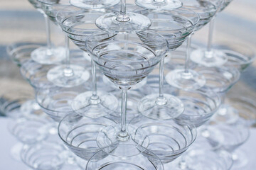 pyramid of glasses 