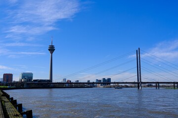 Panorama von Düsseldorf mit Blick auf den Fernsehturm