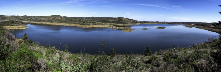 Barragem de Odeleite, Algarve, Portugal: artificial dam lake