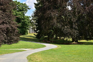 Cechy under Kosir Chateau park