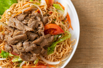instant noodle spicy salad with pork
