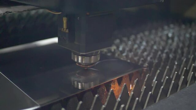 Plant manufacturing metal structures and machines with cutting CNC laser