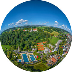 Die Mindelburg in Mindelheim im Unterallgäu im Luftbild, Little Planet-Ansicht, freigestellt