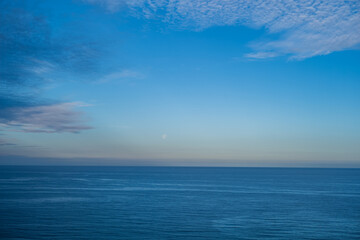 Obraz premium sea and sky and moon