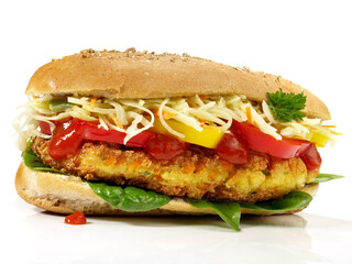 Vegetarisches Brötchen mit Coleslaw Salat