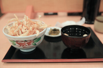 Japanese food, the bowl of fried shrimp