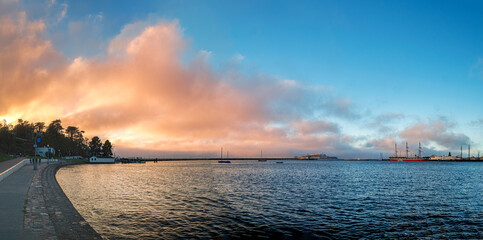 San Francisco City view along the Aquatic Park Cove 