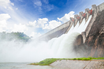 The dam Khun Dan Prakarn Chon is a dam with hydroelectric power plant and irrigation and flood...