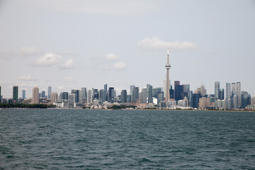 Naklejka premium city skyline Toronto from Lake Ontario