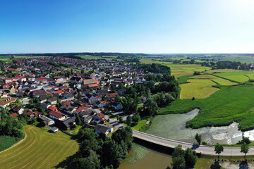 Luftbild von Frontenhausen ein Markt im niederbayerischen Landkreis Dingolfing-Landau