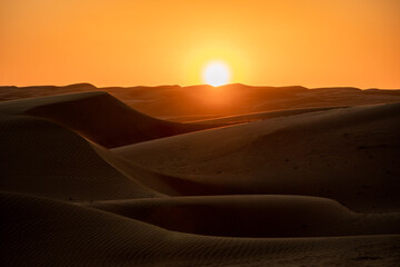 Fototapeta na wymiar Wüste im Sonnenuntergang
