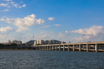 Fototapeta na wymiar seoul Han River Bridge