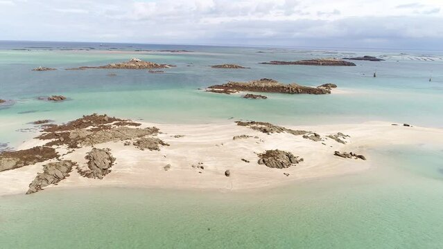Les &icirc;les Chausey, au large de Granville.