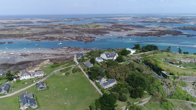 Les &icirc;les Chausey, au large de Granville.