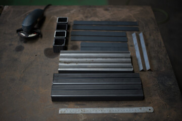 Deburring corners with a sander