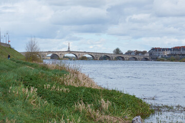 pont  jacques Gabriel de Blois