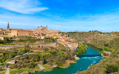 Fototapeta na wymiar Panoramic view of beautiful city landscape of Toledo in Spain- Castile la mancha