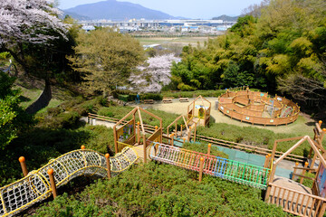 福井県敦賀市あっとほうむの遊具