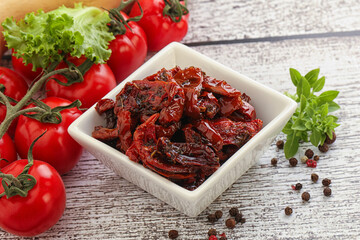 Sun dried tomato with olive oil