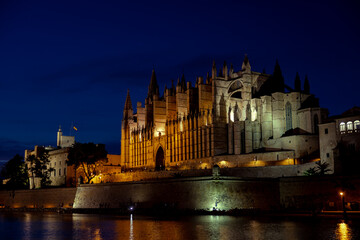 Fototapeta na wymiar Cathedral at night, Palma de Mallorca