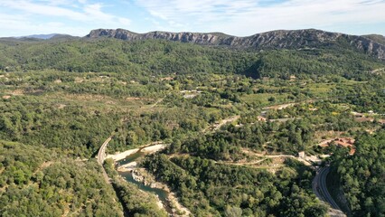 Fototapeta na wymiar survol des Cévennes dans le sud de la France (Anduze, Occitanie) 