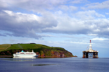 Oil rig and cruise ship viewed from Cromarty - South Sutor - Black Isle - Highlands - Scotland - UK