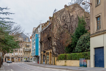 Overgrown house in Metz