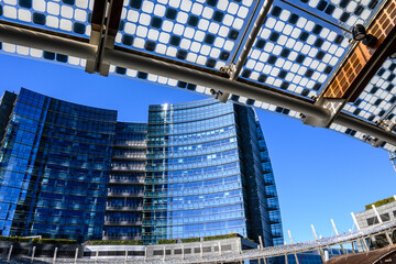 Naklejka premium Milano Porta Nuova, piazza Gae Aulenti, Bosco in Città, in primavera