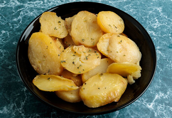 Poor man's potatoes with oregano.