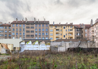 Fototapeta na wymiar tenement houses in Metz