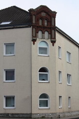 Fototapeta na wymiar Altbau von1895 mit renovierter Fassade in Lippetal Lippborg, Nordrhein-Westfalen an der Hauptstraße