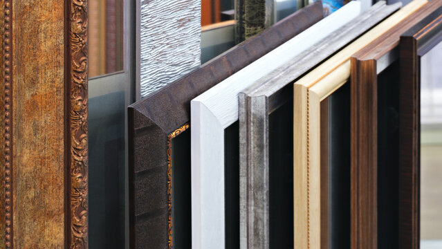 Framing Workshop. Many different samples baguette handmade picture frame at studio.