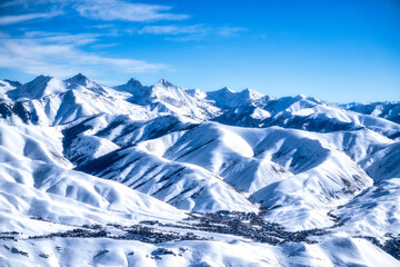 Naklejka premium snow covered mountains