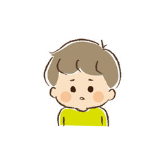不安そうな表情の男児の上半身