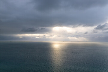 Couché soleil sur océan 