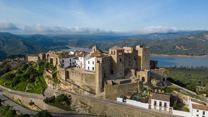 Fototapeta na wymiar hermoso castillo de Castellar de la Frontera en la provincia de Cádiz, España