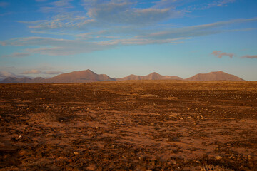 Paisaje volcánico en la isla de Lanzarote, España